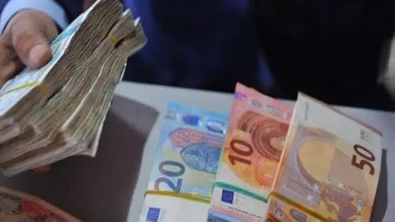 تحويلات المغاربة المقيمين بالخارج بلغت 27,44 مليار درهم
