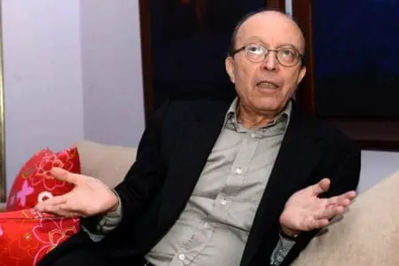 نور الدين الصايل.. مات المعلم الذي خلق فينا بهجة السينما وعشق الصورة