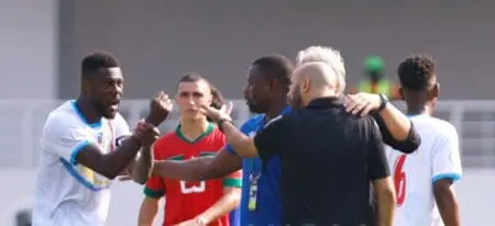 الركراكي يكشف سبب مشاداته مع عميد الكونغو الديمقراطية