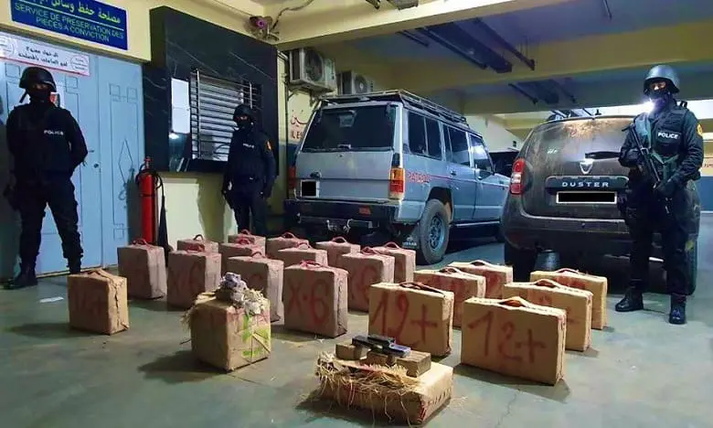 إحباط محاولة تهريب طن و381 كيلوغراما من الشيرا بالعيون