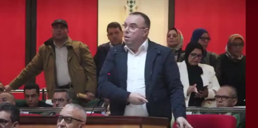 بلخيضر يهدد بفضح “خروقات” تدبير الشأن المحلي بطنجة
