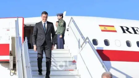 سانشيز يصل المغرب وترقب استقبال ملكي عصر اليوم