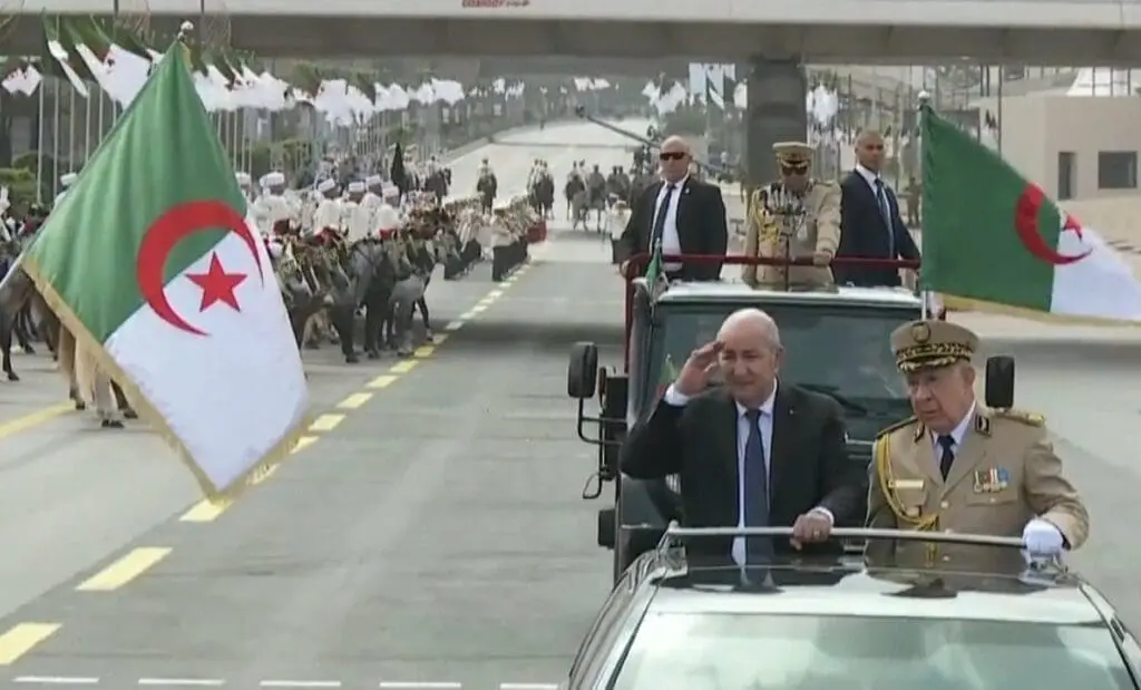 موقع فرنسي : الجزائر تحاكي سيناريو حرب محتملة ضد المغرب