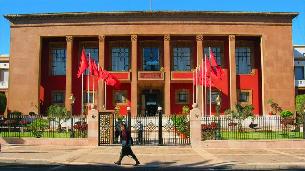 الكوطا النسائية في البرلمان.. من آلية للإنصاف إلى باب خلفي للريع السياسي والعائلي؟! (تحليل إخباري)