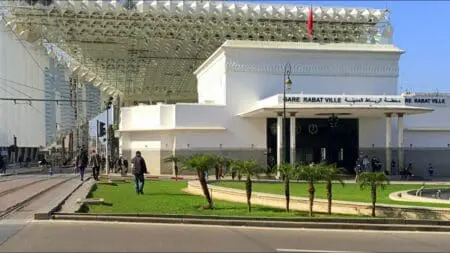 مكتب لخليع يعلن تفكيك السقف الزجاجي لمحطة قطار الرباط