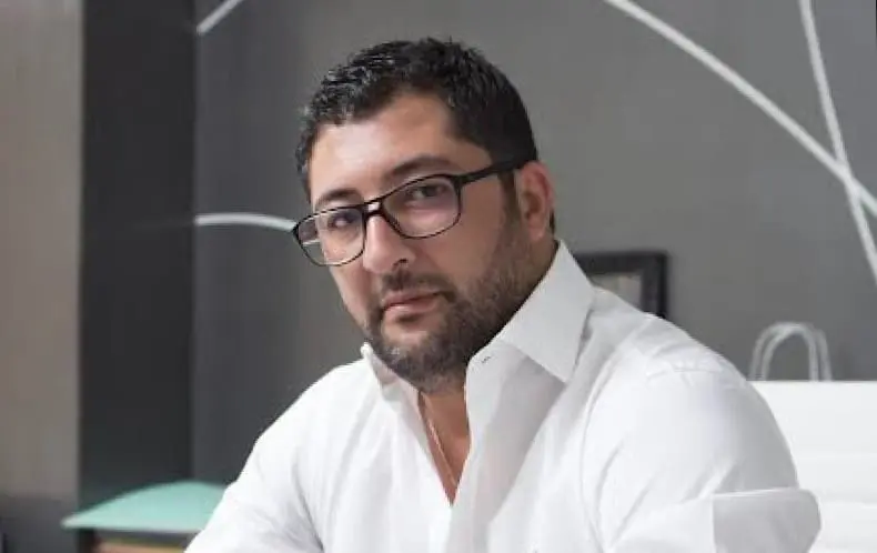 “حزب الأحرار” يُرشح “رجل أعمال” لتعويض “البوصيري” في البرلمان