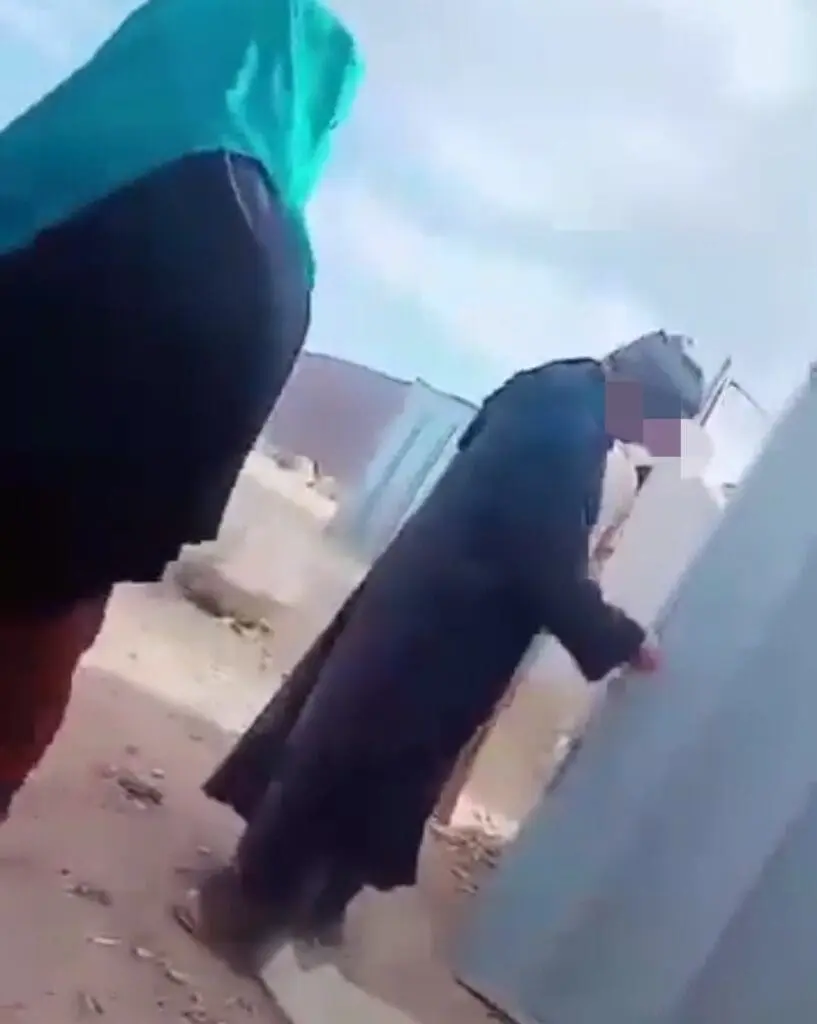 ستيني يهاجم مجلسا قرآنيا ويعبث بمصاحف نساء من ضحايا زلزال شيشاوة