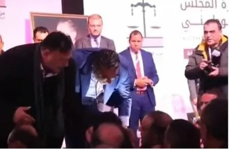 أزمة “التصرفيق” تتسع وبرلمانيون استقلاليون يهددون بالانسحاب من المؤتمر