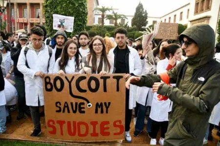 السلطات بالرباط تمنع وقفة احتجاجية لطلبة الطب والصيدلة