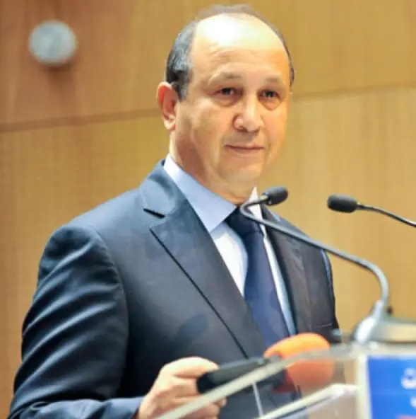 أبناء “أحيزون” يواصلون الاستحواذ على صفقات النظافة