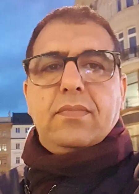 التخليق المستحيل للأحزاب