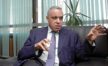 برلماني ينتقد قرار “كنوبس” بفرض “كود آبار” على المختبرات