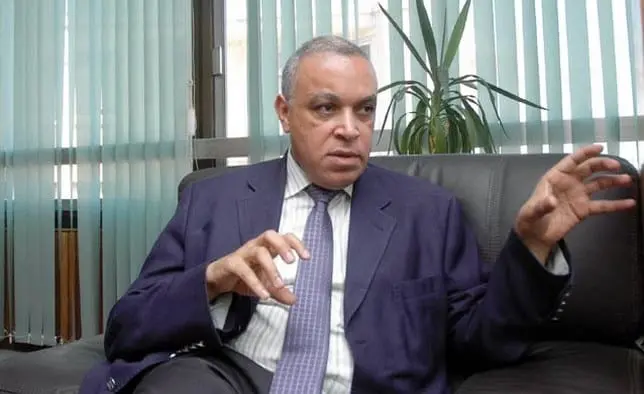 برلماني ينتقد قرار “كنوبس” بفرض “كود آبار” على المختبرات