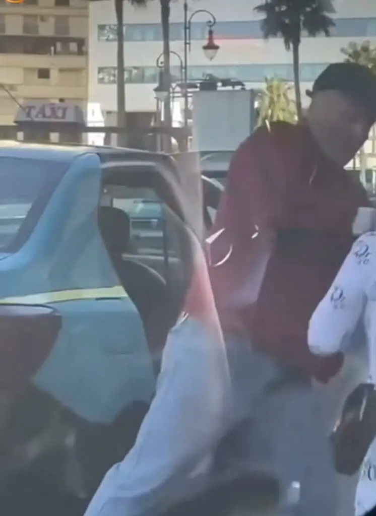 توقيف سائق طاكسي اعتدى على زبونته في الشارع العام بطنجة