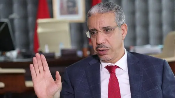 الملك محمد السادس يتصل برباح لتعزيته في وفاة والده