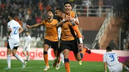 آخر تطورات “أزمة القمصان” بين نهضة بركان واتحاد الجزائر