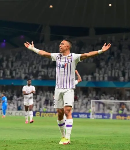 رحيمي يقود العين إلى الفوز بلقب أبطال آسيا
