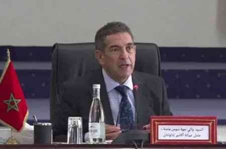احتقان في قطاع “الطاكسيات” بسوس.. والتأمين المهني على طاولة “أمزازي” "سعيد امزازي" والي جهة سوس ماسة وعامل عمالة أكادير إداوتنان