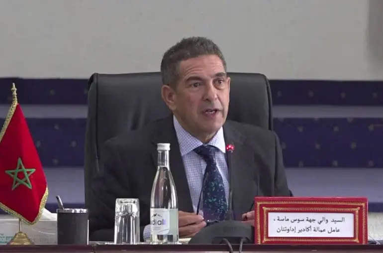 احتقان في قطاع “الطاكسيات” بسوس.. والتأمين المهني على طاولة “أمزازي” "سعيد امزازي" والي جهة سوس ماسة وعامل عمالة أكادير إداوتنان