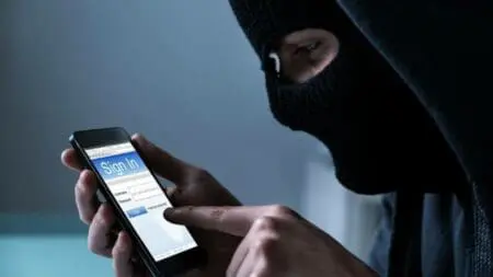 تحقيق دولي يكشف امتدادات مغربية لشبكة احتيال إلكتروني