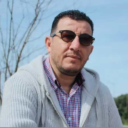 بيدرو سانشيز.. ما بين التموقع والتقوقع