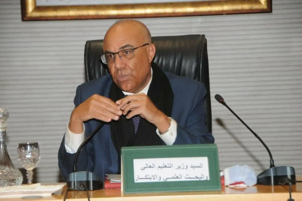 أساتذة يطالبون “ميراوي” بكشف مصير “سرقة علمية”