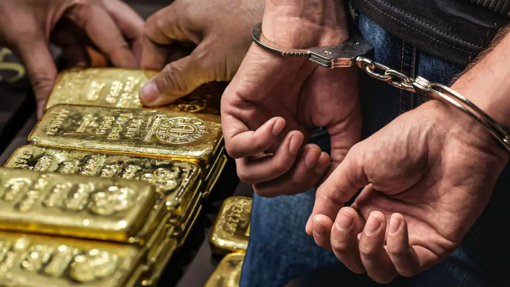 حاولوا تهريب 26 طن من الذهب… حبس عدد من المسؤولين بليبيا