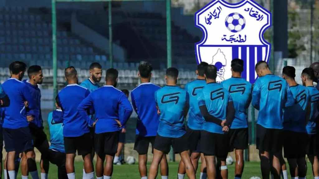 لاعبو اتحاد طنجة يضربون عن التداريب