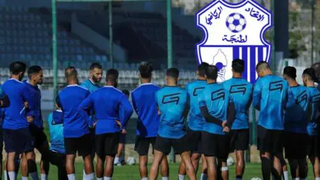 لاعبو اتحاد طنجة يضربون عن التداريب