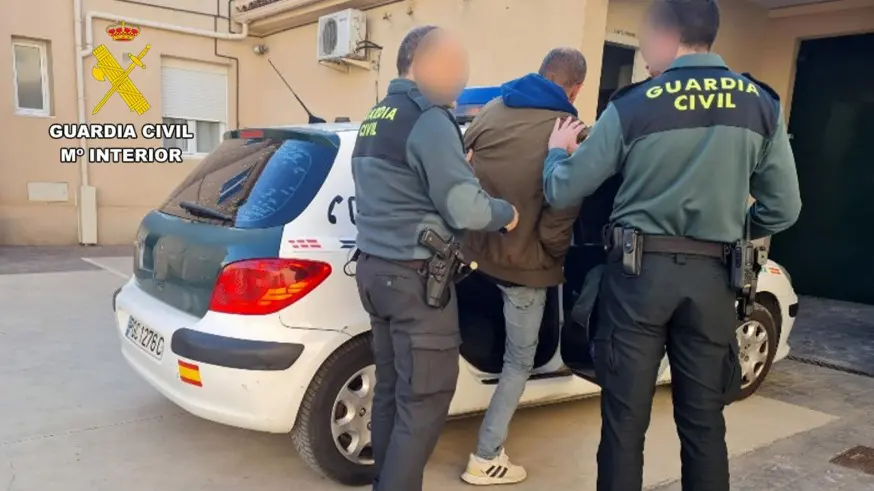 توقيف مغربي مبحوث عنه بتهمة تهريب المخدرات في إسبانيا