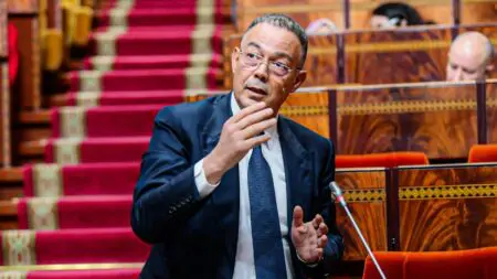 لقجع يدافع عن بيع المستشفيات.. ويضع عينه على مرافق بقيمة 800 مليار درهم