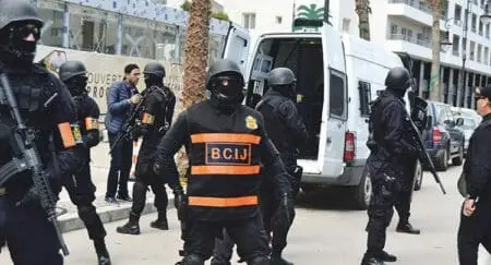 “البسيج” يعلن عن تفكيك خلية إرهابية وحجز معدات “شبه عسكرية”