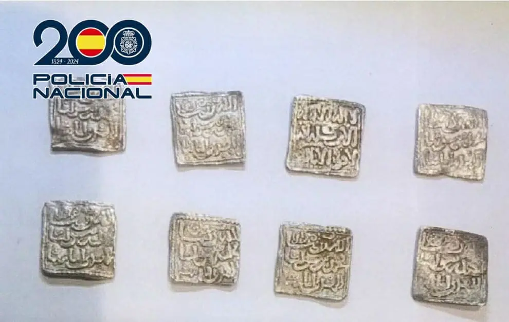 توقيف إيطالي وإسباني متهمين بتهريب قطع نقدية تاريخية من المغرب إلى إسبانيا