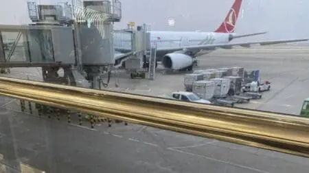 مطار دبي يستأنف حركته الطبيعية بعد عاصفة قوية