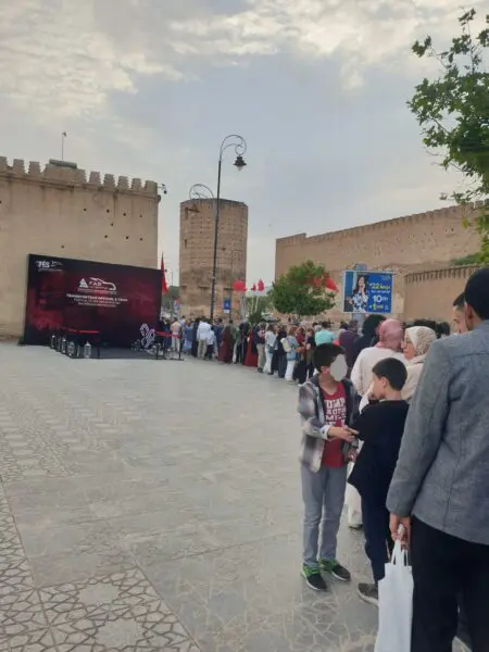 سامي يوسف يعتذر لجماهيره وينتقد بشدة منظمي مهرجان فاس للموسيقى العريقة