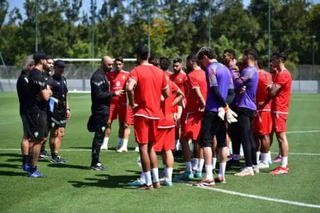 صعوبات تعترض المنتخب الأولمبي قبل دورة باريس