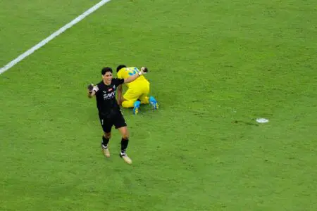 ياسين بونو الأفضل في نهائي كأس الملك