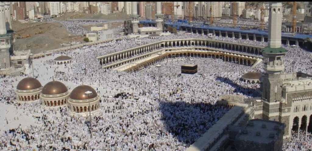 عدد الحجاج المتوفين يتجاوز الألف معظمهم غير مسجلين