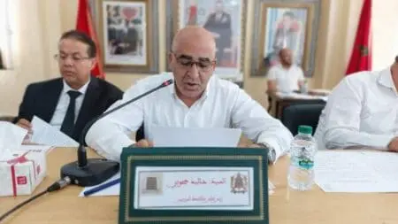 انتقادات تلاحق رئيس مقاطعة بفاس بعد تغييره اسم شارع تاريخي باسم والده