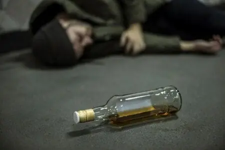 بعد فاجعة سيدي علال التازي..”الميثانول” يتسبب في وفاة 50 شخصاً بالهند