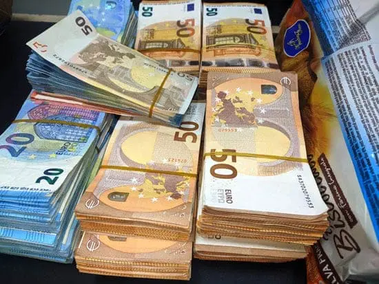 اليسار الفرنسي يتعهد بجمع 30 مليار يورو سنويا كضرائب على الثروة