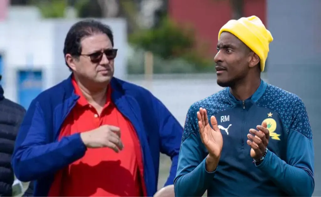 أيت منا في باريس لإنهاء التعاقد مع موكوينا