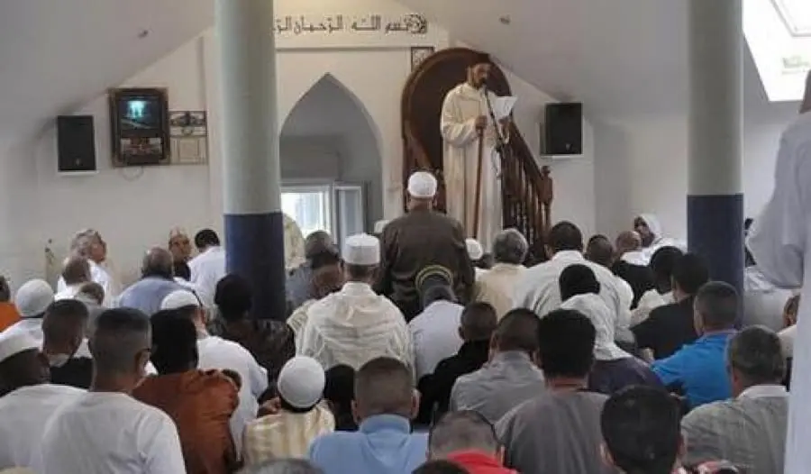 بعد موجة انتقادات..المجلس العلمي الأعلى يؤكد أن خطبة الجمعة اختيارية