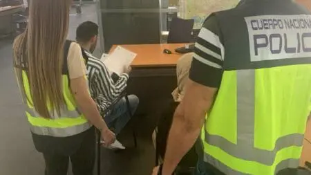 قصة اعتقال أبوين مغربيين أجبرا ابنتهما على الزواج من ابن عمها في إسبانيا