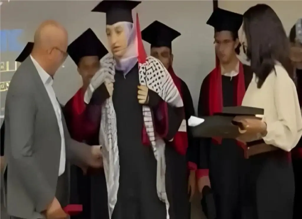 بعد واقعة الكوفية.. ميراوي “يعفي” عميد كلية بنمسيك