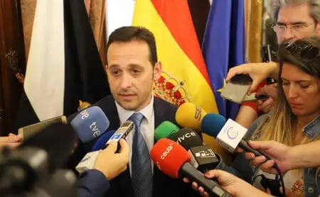 ملف الهجرة.. حزب “فوكس” يتهم المغرب بـ”الابتزاز” ويطالب بسياسة ضغط وطنية ودولية ضده
