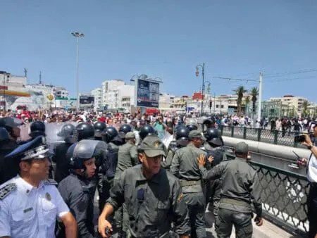 عشرات الموقوفين في مسيرة الممرضين والفيدرالية تراسل لفتيت ووهبي