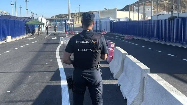 جنرال إسباني يُحذر من تآكل السيطرة على سبتة ومليلية لفائدة المغرب