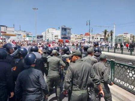 القوة العمومية تمنع المسيرة الوطنية لمهنيي الصحة بالرباط