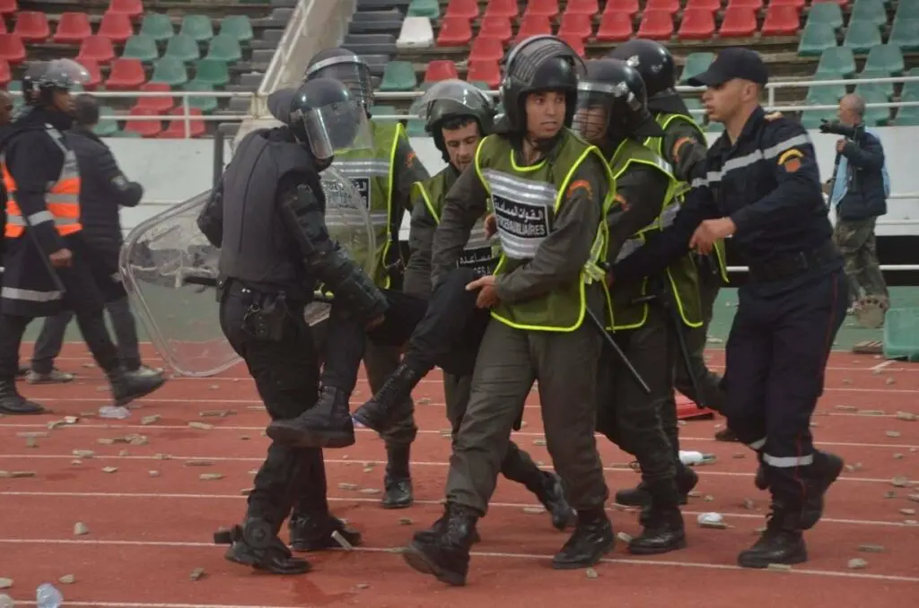 55 قاصراً بين الموقوفين في أحداث شغب مباراة الرجاء